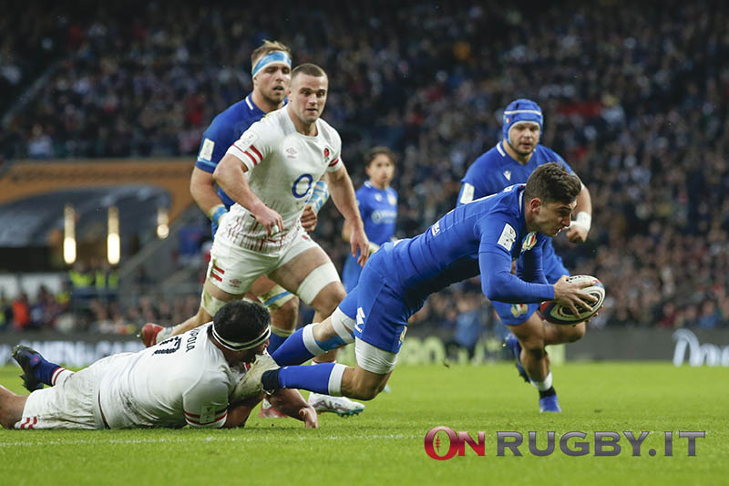 Alessandro Fusco in meta a Twickenham contro l'Inghilterra (ph. Sebastiano Pessina)